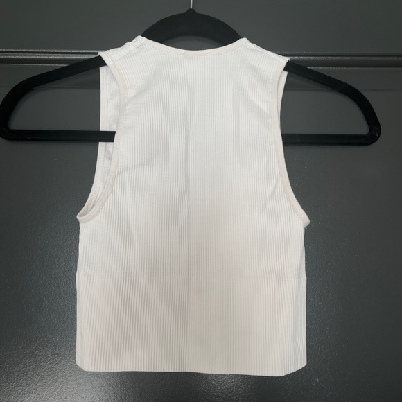 Urban Outfitters BDG Seamless Deep V Crop Tank - Picture 4 of 4